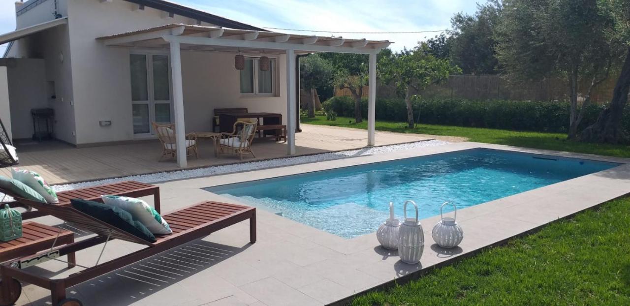 Villa Federica Con Piscina/With Pool Santa Maria Del Focallo Exterior foto