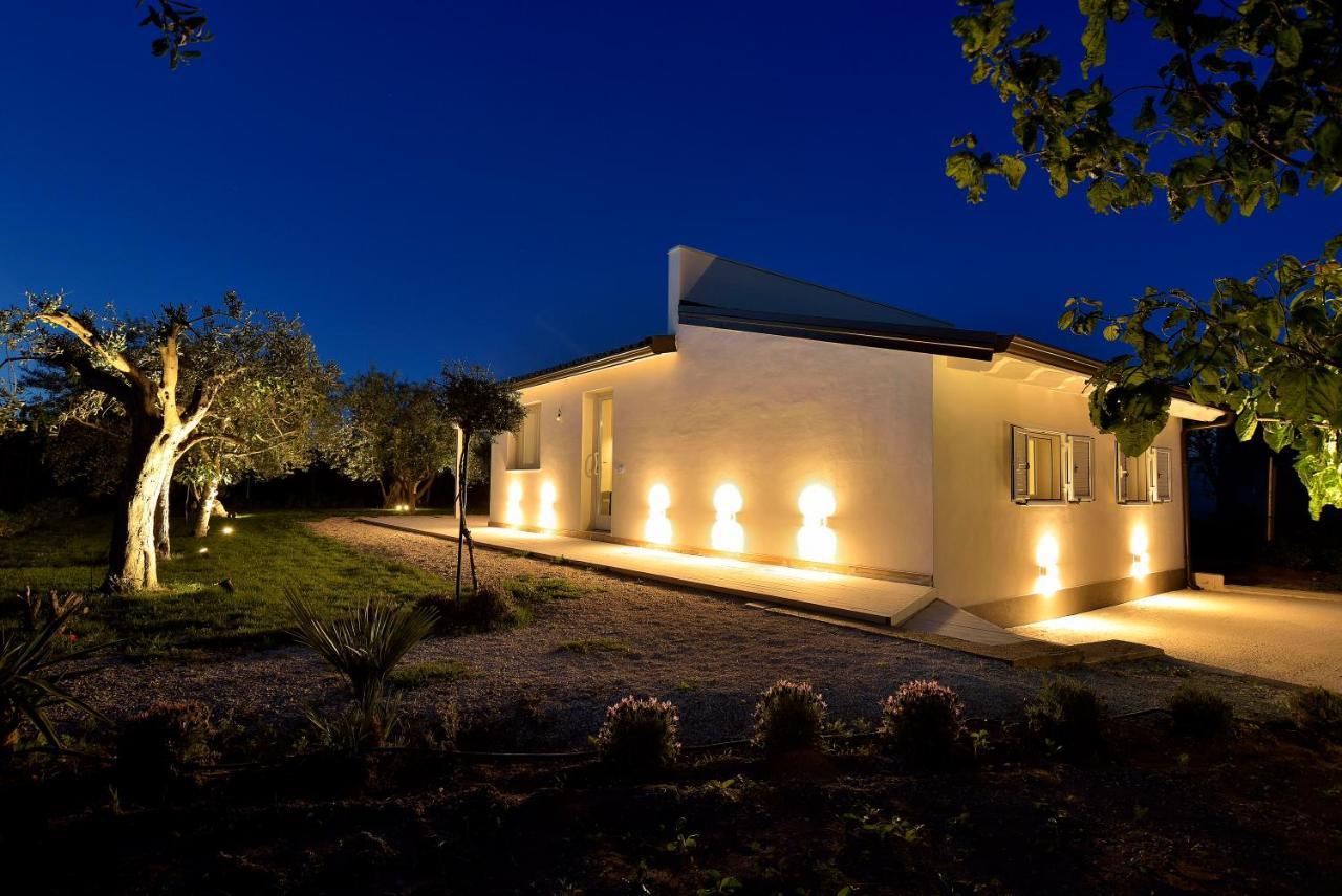 Villa Federica Con Piscina/With Pool Santa Maria Del Focallo Exterior foto